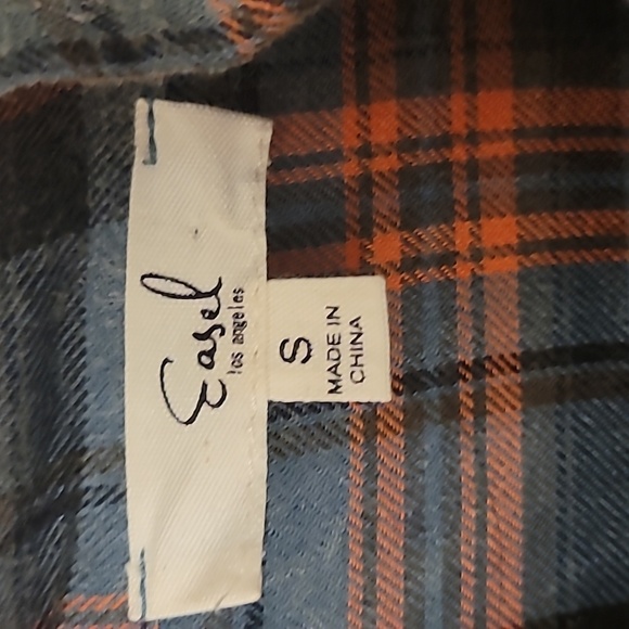 Shirt - Picture 3 of 4